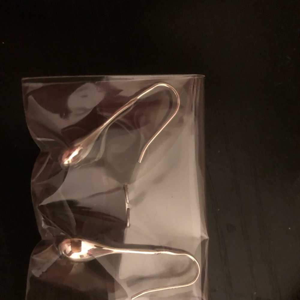 Handcrafted dangle earrings - Picture 3 of 3